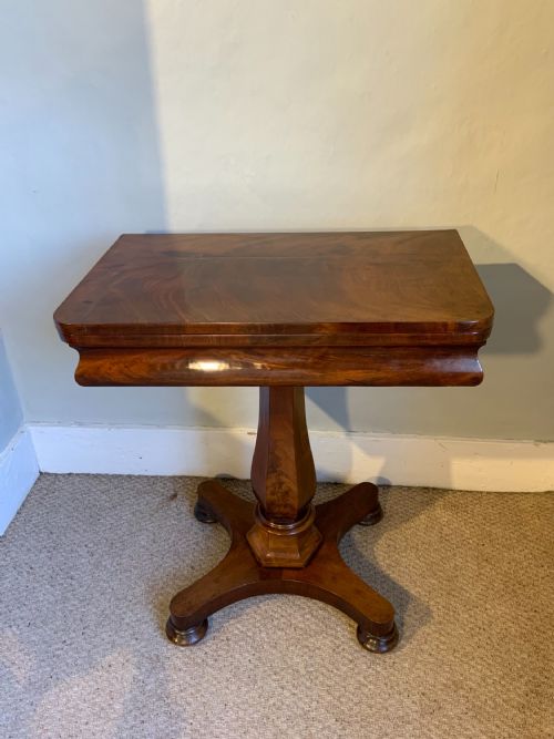 a small proportion mahogany tea table - CATEGORY: ANTIQUE TABLES - DATED VICTORIAN