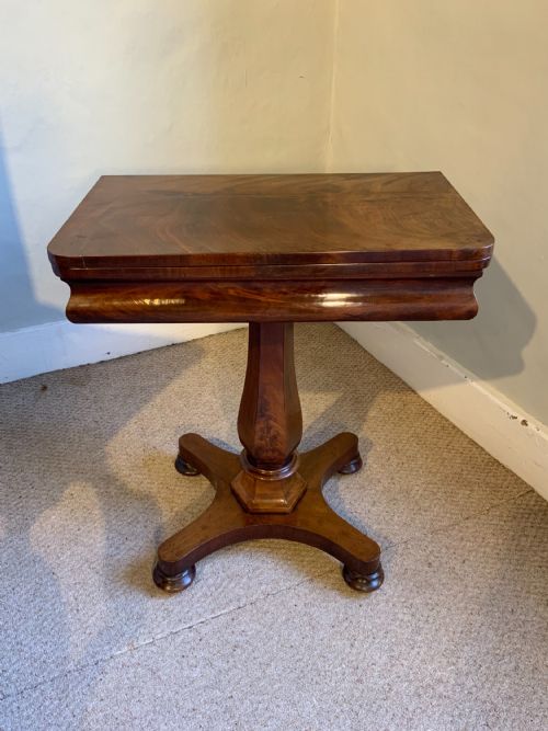 A SMALL PROPORTION MAHOGANY TEA TABLE - ADDITIONAL PHOTO 4