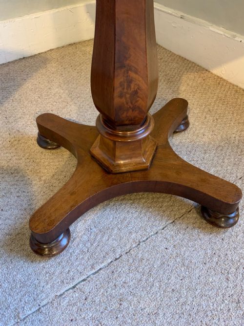 A SMALL PROPORTION MAHOGANY TEA TABLE - ADDITIONAL PHOTO 5