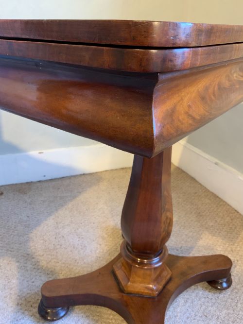 A SMALL PROPORTION MAHOGANY TEA TABLE - ADDITIONAL PHOTO 7