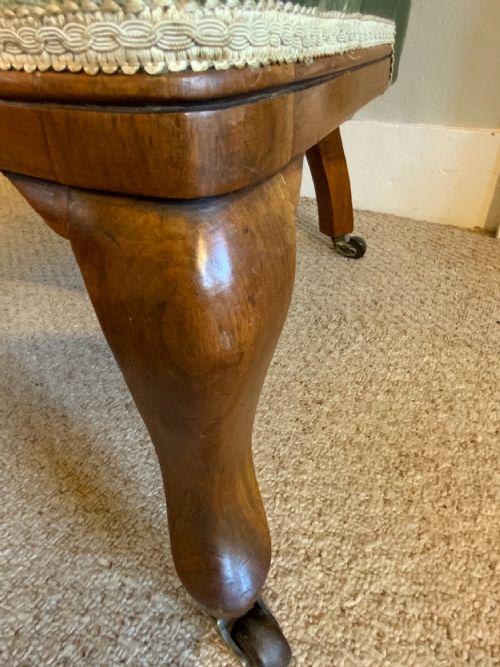A PAIR OF VICTORIAN WALNUT ARM CHAIRS - ADDITIONAL PHOTO 6