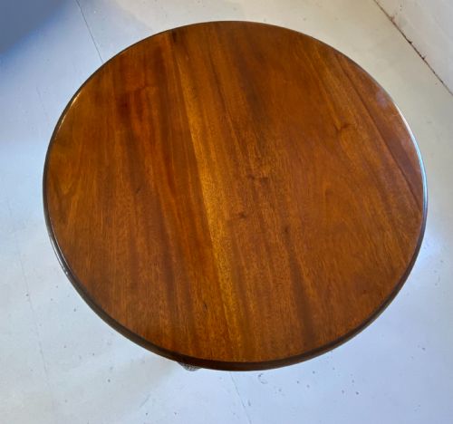 A GEORGIAN MAHOGANY TABLE - ADDITIONAL PHOTO 1