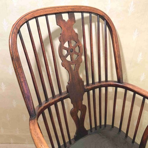 A 19TH CENTURY WINDSOR CHAIR - ADDITIONAL PHOTO 5
