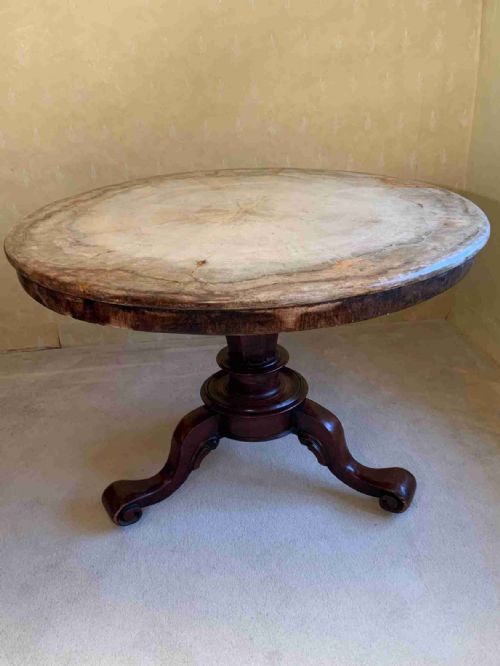 mahogany centre dining table - CATEGORY: ANTIQUE TABLES - DATED 19TH CENTURY