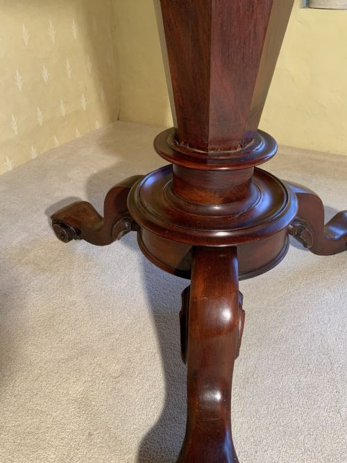 MAHOGANY CENTRE DINING TABLE - ADDITIONAL PHOTO 9