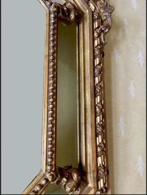 A MID 19TH CENTURY GILT FRAMED MIRROR - ADDITIONAL PHOTO 4