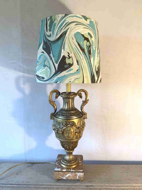 a late 19th century gilt metal table lamp - CATEGORY: ANTIQUE LIGHTING - DATED 1900