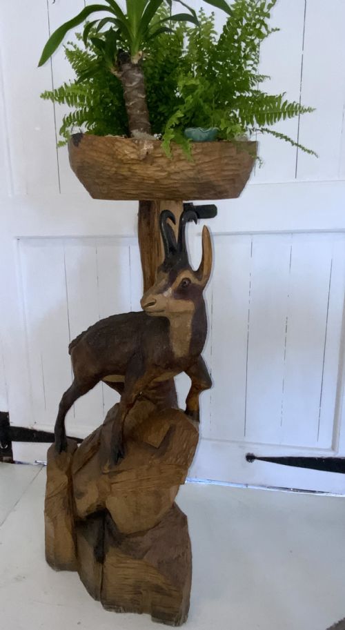 AN EARLY 20TH CENTURY LINDEN WOOD CARVED STAND - ADDITIONAL PHOTO 5