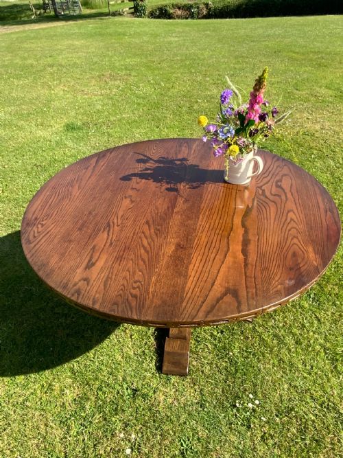 CIRCULAR OAK DINING TABLE - ADDITIONAL PHOTO 1