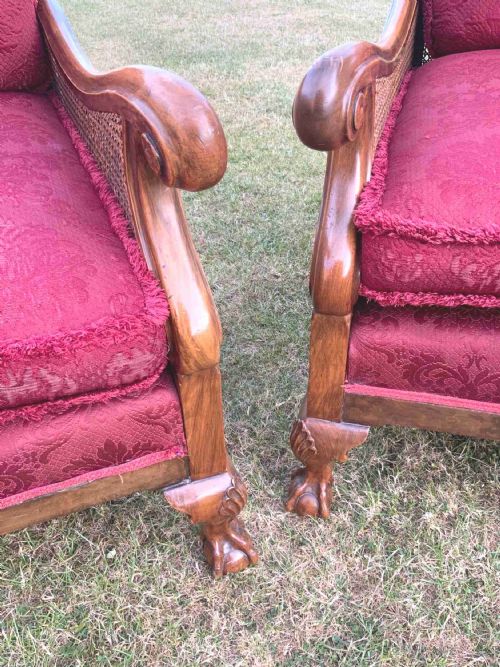 AN WALNUT BERGRE SETTEE AND PAIR OR ARM CHAIRS - ADDITIONAL PHOTO 12