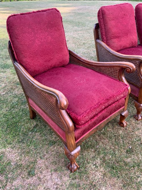 AN WALNUT BERGRE SETTEE AND PAIR OR ARM CHAIRS - ADDITIONAL PHOTO 11