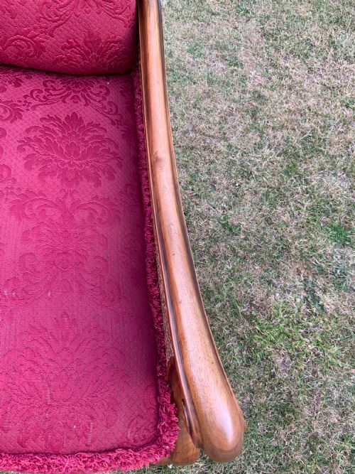 AN WALNUT BERGRE SETTEE AND PAIR OR ARM CHAIRS - ADDITIONAL PHOTO 13