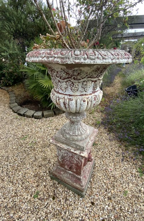 A LARGE TERRACOTTA GARDEN URN ON PLINTH - ADDITIONAL PHOTO 2