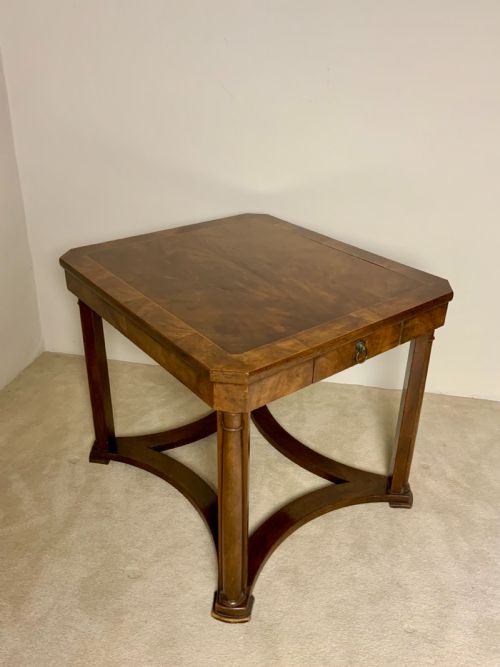 a low mahogany occasional table - CATEGORY: ANTIQUE TABLES - DATED 1920