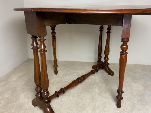 A VICTORIAN WALNUT SUTHERLAND TABLE - ADDITIONAL PHOTO 4