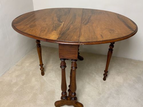 A VICTORIAN WALNUT SUTHERLAND TABLE - ADDITIONAL PHOTO 6