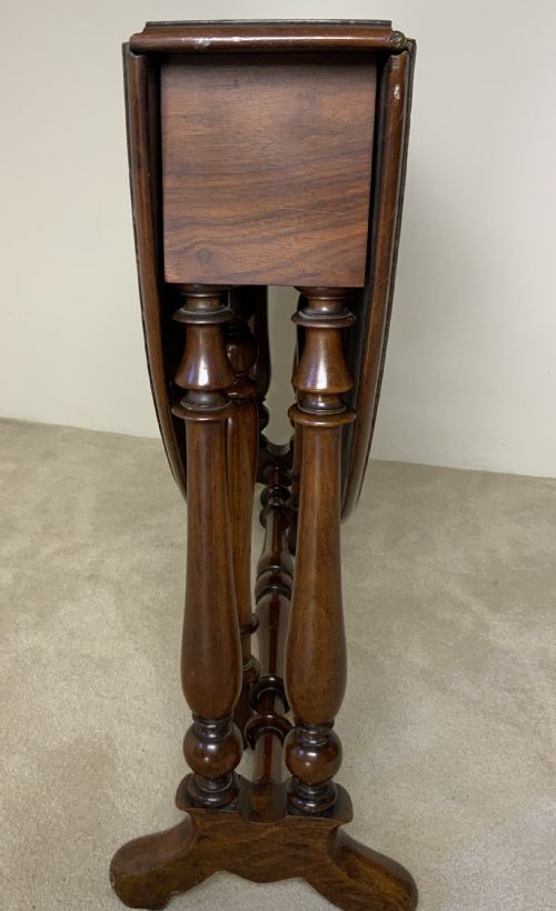A VICTORIAN WALNUT SUTHERLAND TABLE - ADDITIONAL PHOTO 7