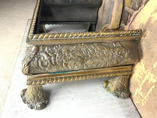 REGENCY PERIOD BRASS FENDER - ADDITIONAL PHOTO 5