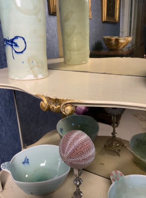 CREAM AND PARCEL GILT FLOOR STANDING SHELVES - ADDITIONAL PHOTO 5