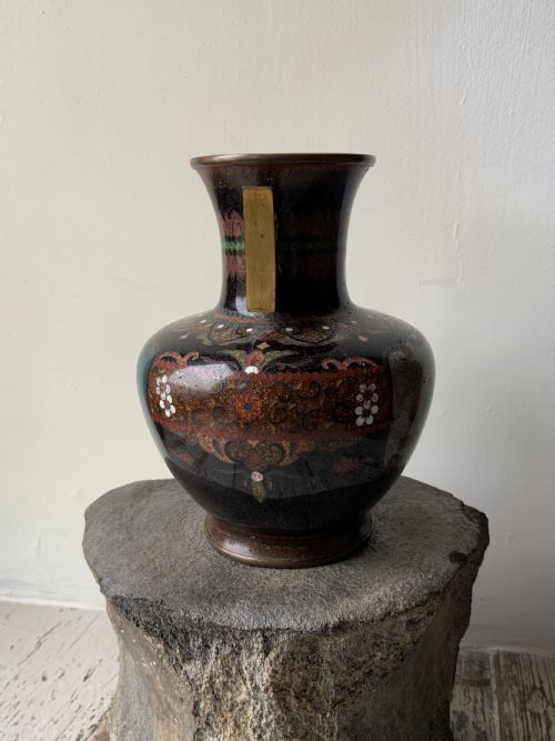 A SMALL JAPANESE CLOISONN VASE - ADDITIONAL PHOTO 3