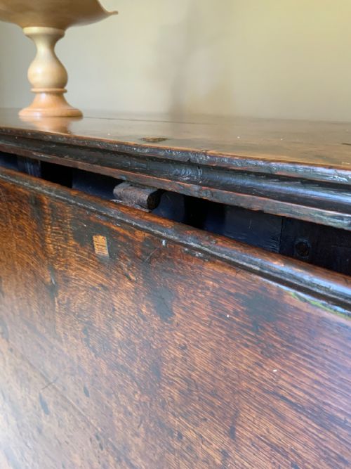 A LARGE 17TH CENTURY OAK GATE LEG DINING TABLE - ADDITIONAL PHOTO 2