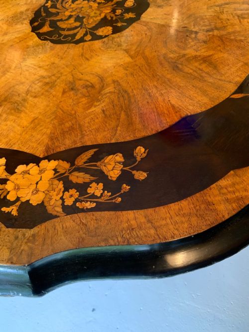 MARQUETRY WALNUT CENTRE TABLE IN THE MANNER OF EDWARD HOLMES BALDOCK - ADDITIONAL PHOTO 6