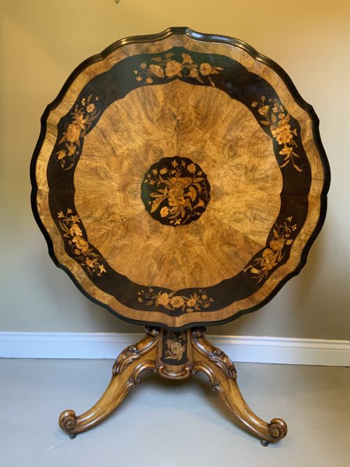 marquetry walnut centre table in the manner of edward holmes baldock - CATEGORY: ANTIQUE TABLES - DATED 19TH CENTURY