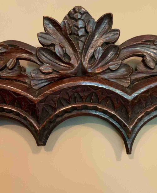 SET OF THREE CARVED OAK FRAMES - ADDITIONAL PHOTO 6