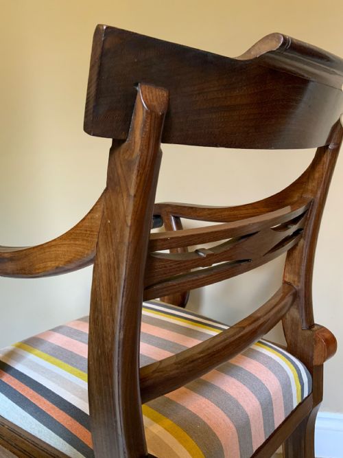 PAIR OF REGENCY PERIOD ELM ARM CHAIRS - ADDITIONAL PHOTO 6