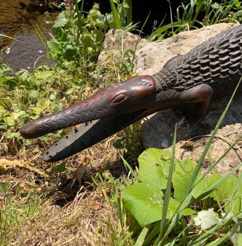 an oceanic art carved wood crocodile - CATEGORY: ANTIQUE SCULPTURES - DATED 19TH CENTURY