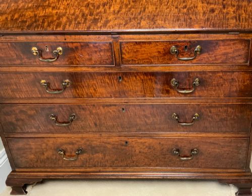 GEORGE III MAHOGANY BUREAU - ADDITIONAL PHOTO 14