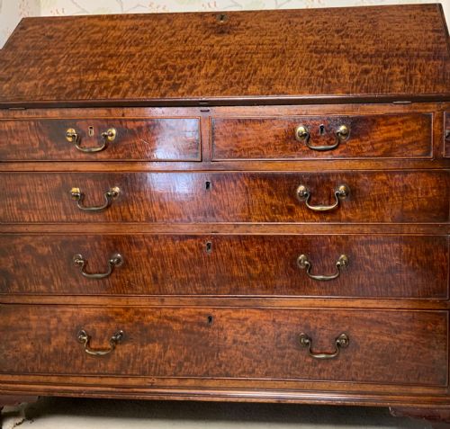 GEORGE III MAHOGANY BUREAU - ADDITIONAL PHOTO 5
