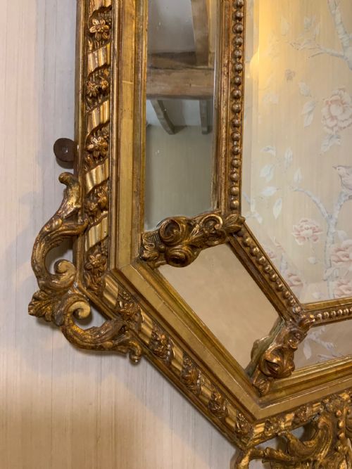 A MID VICTORIAN GILT FRAMED CUSHION MIRROR - ADDITIONAL PHOTO 8