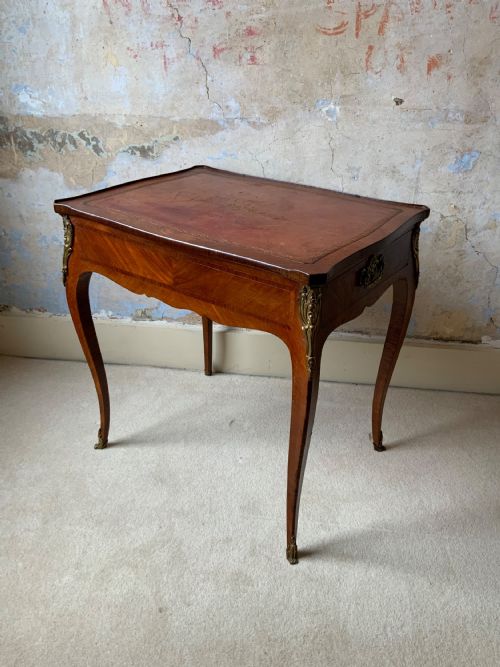 A 19TH CENTURY LEATHER TOPPED WRITING TABLE - ADDITIONAL PHOTO 6