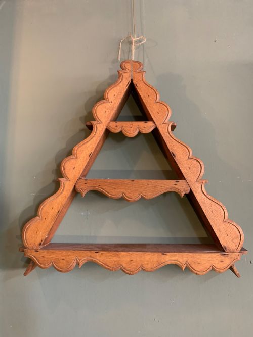 a set of continental oak wall shelves - CATEGORY: ANTIQUE FURNITURE - DATED 19TH CENTURY