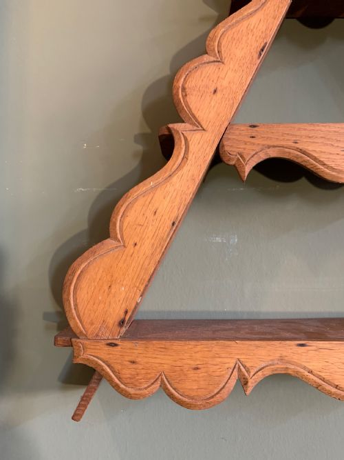 A SET OF CONTINENTAL OAK WALL SHELVES - ADDITIONAL PHOTO 1