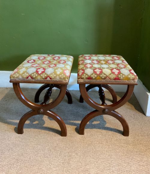 PAIR OF REGENCY MAHOGANY STOOLS - ADDITIONAL PHOTO 1