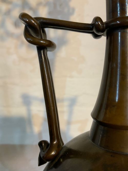 A LARGE PAIR OF 19TH CENTURY BRONZE CANDELABRA - ADDITIONAL PHOTO 13