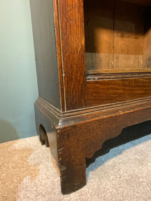 A TALL SLIM SINGLE DOOR OAK CABINET - ADDITIONAL PHOTO 1