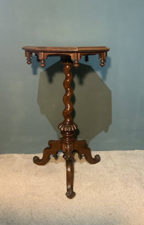 AN EARLY VICTORIAN OAK WINELAMP TABLE - ADDITIONAL PHOTO 1