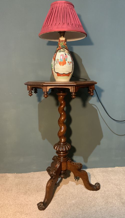 AN EARLY VICTORIAN OAK WINELAMP TABLE - ADDITIONAL PHOTO 2