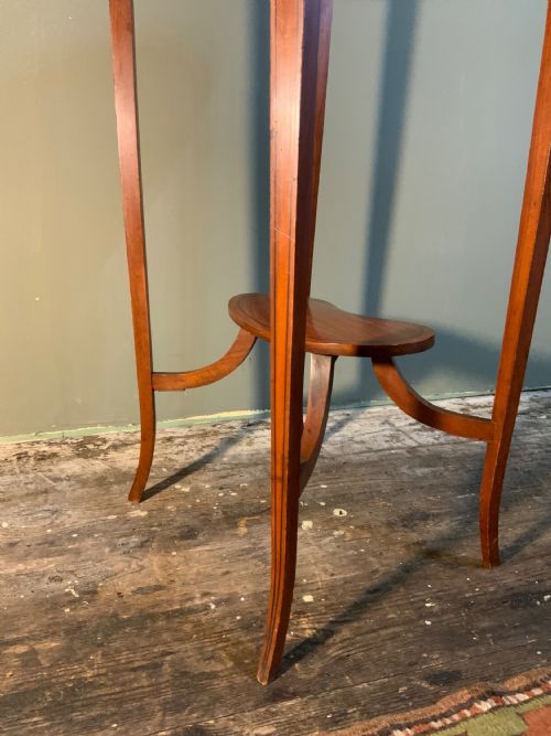 A SATINWOOD AND TULIPWOOD LAMP TABLE - ADDITIONAL PHOTO 5