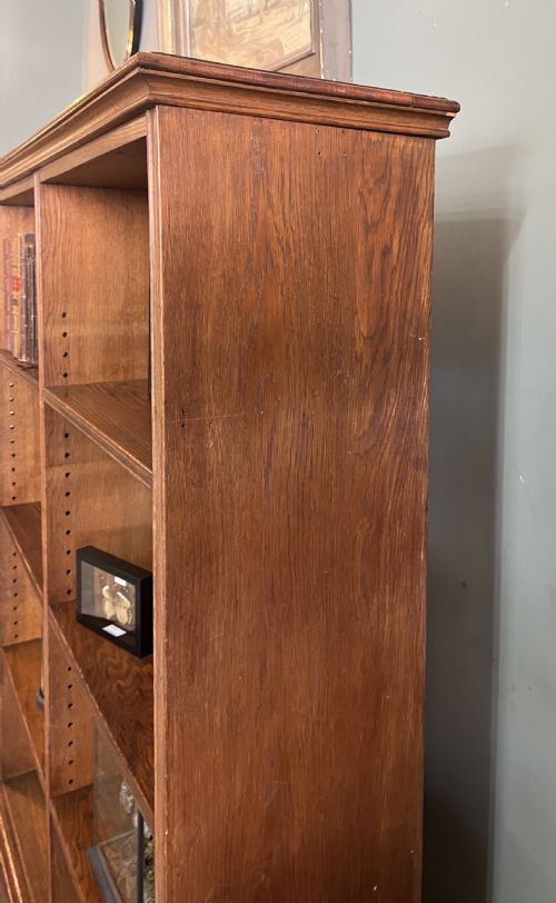 AN EDWARDIAN OAK FLOOR STANDING BOOKCASE - ADDITIONAL PHOTO 1