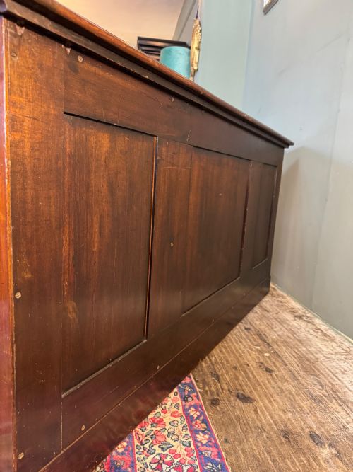 AN EDWARDIAN MAHOGANY DESK WITH PAINTED SWAGS AND MUSICAL TROPHIES - ADDITIONAL PHOTO 4