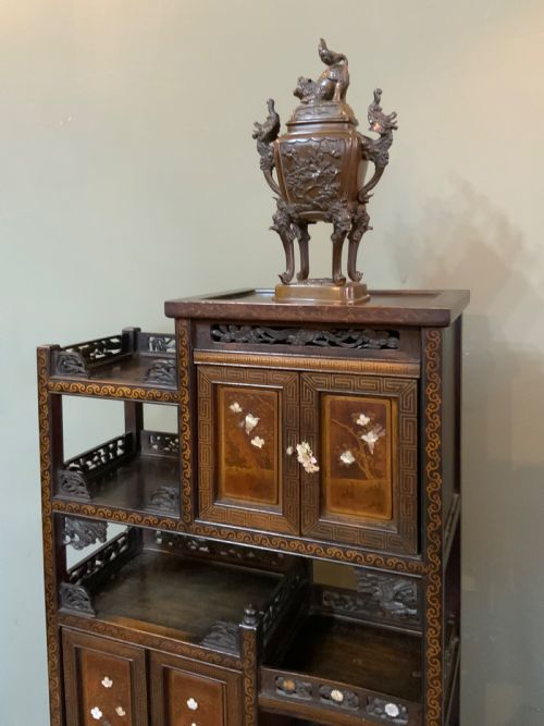 A JAPANESE SHIBAYAMA CABINET - ADDITIONAL PHOTO 1