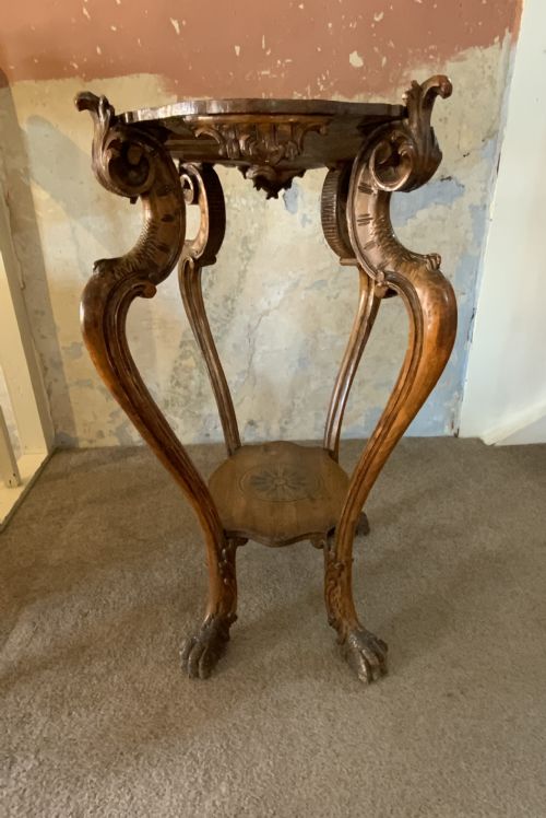 AN ITALIAN WALNUT OCCASIONAL TABLE - ADDITIONAL PHOTO 7
