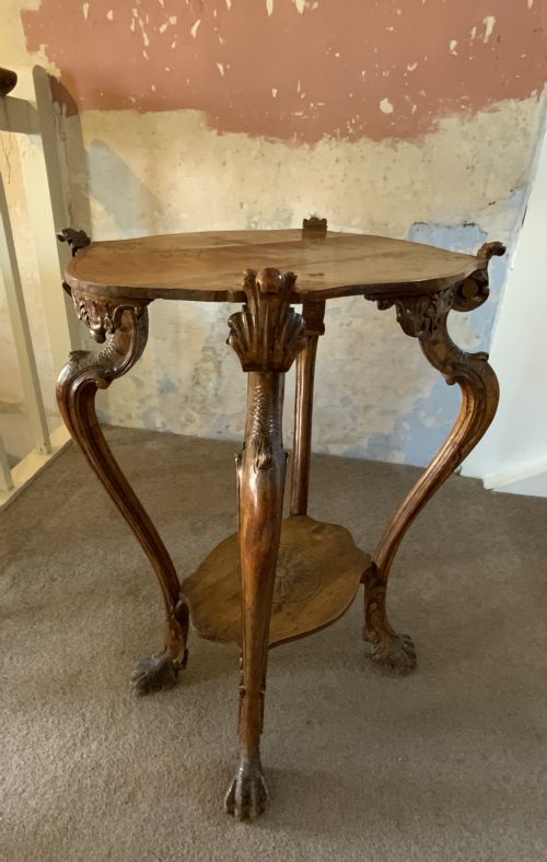 AN ITALIAN WALNUT OCCASIONAL TABLE - ADDITIONAL PHOTO 8