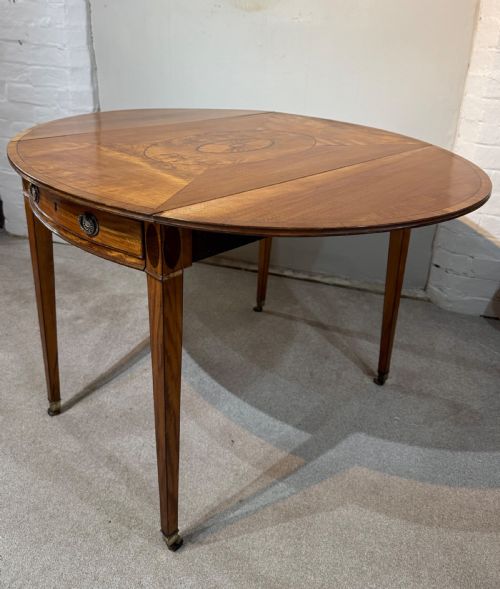 A GEORGE III SATINWOOD PEMBROKE TABLE - ADDITIONAL PHOTO 1