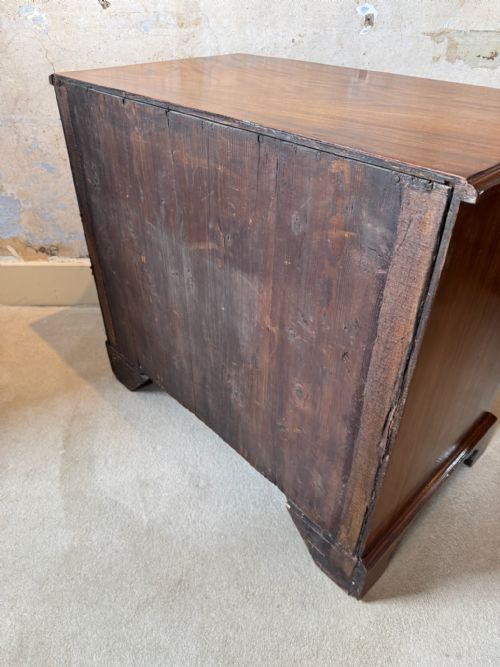 A GEORGIAN MAHOGANY KNEEHOLE DESK - ADDITIONAL PHOTO 7