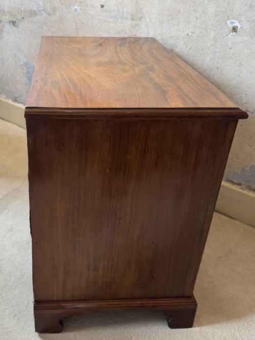 A GEORGIAN MAHOGANY KNEEHOLE DESK - ADDITIONAL PHOTO 8